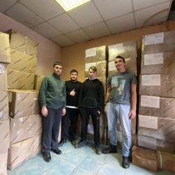 Рязанские комсомольцы продолжают помогать в сортировке и сборе гуманитарной помощи