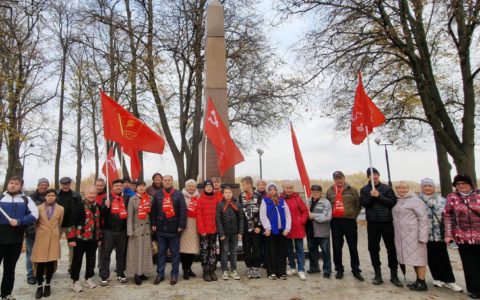 Рязанские коммунисты и комсомольцы отметили 106-ю годовщину Ленинского Комсомола