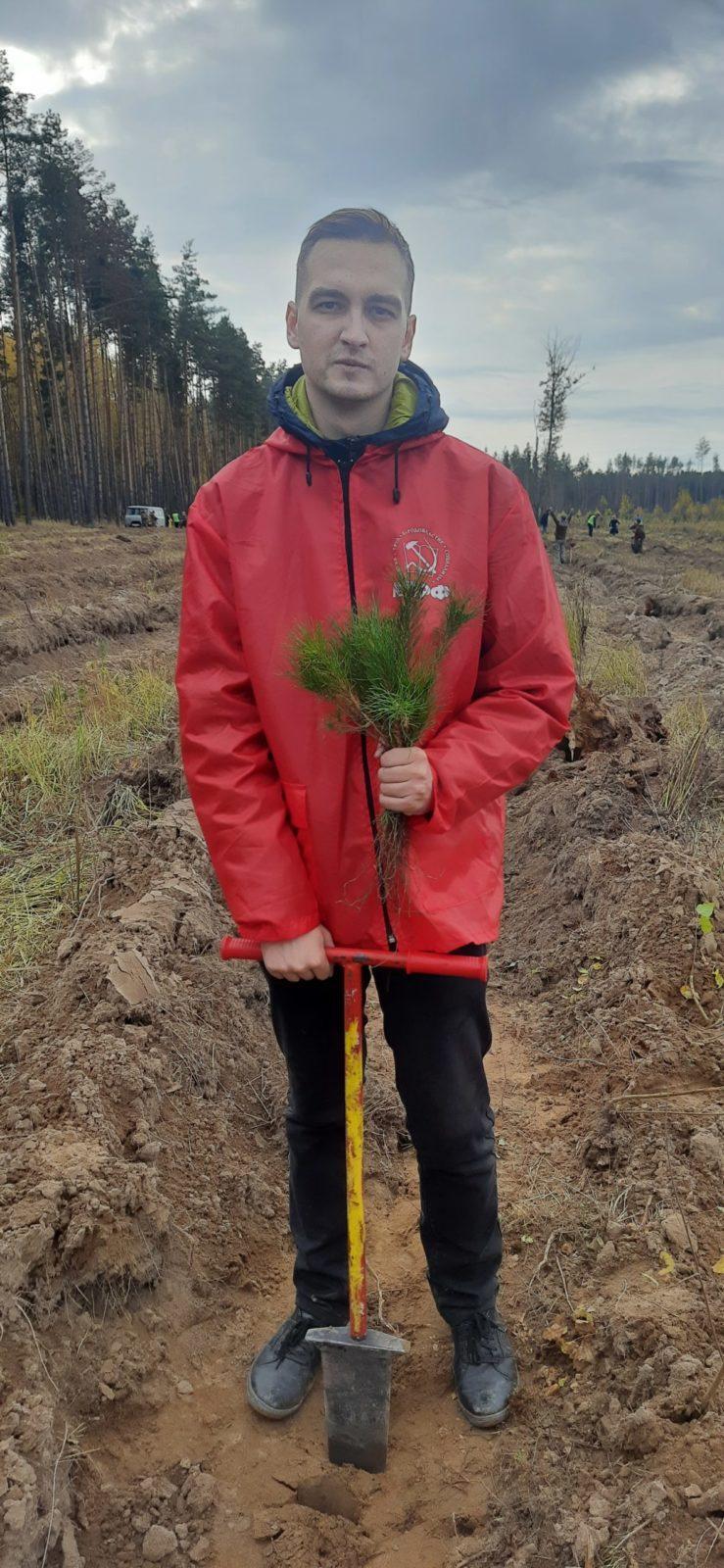 Рязанские комсомольцы приняли участие в проекте «Посади лес»