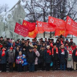 23 февраля рязанские коммунисты возложили цветы к монументу Победы в г.Рязани.