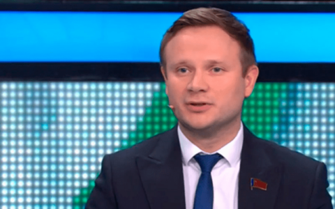 Владимир Исаков в эфире «НТВ»: Отсутствие в стране реальных социальных лифтов для молодёжи толкает ребят на путь дешёвой популярности, а не созидания