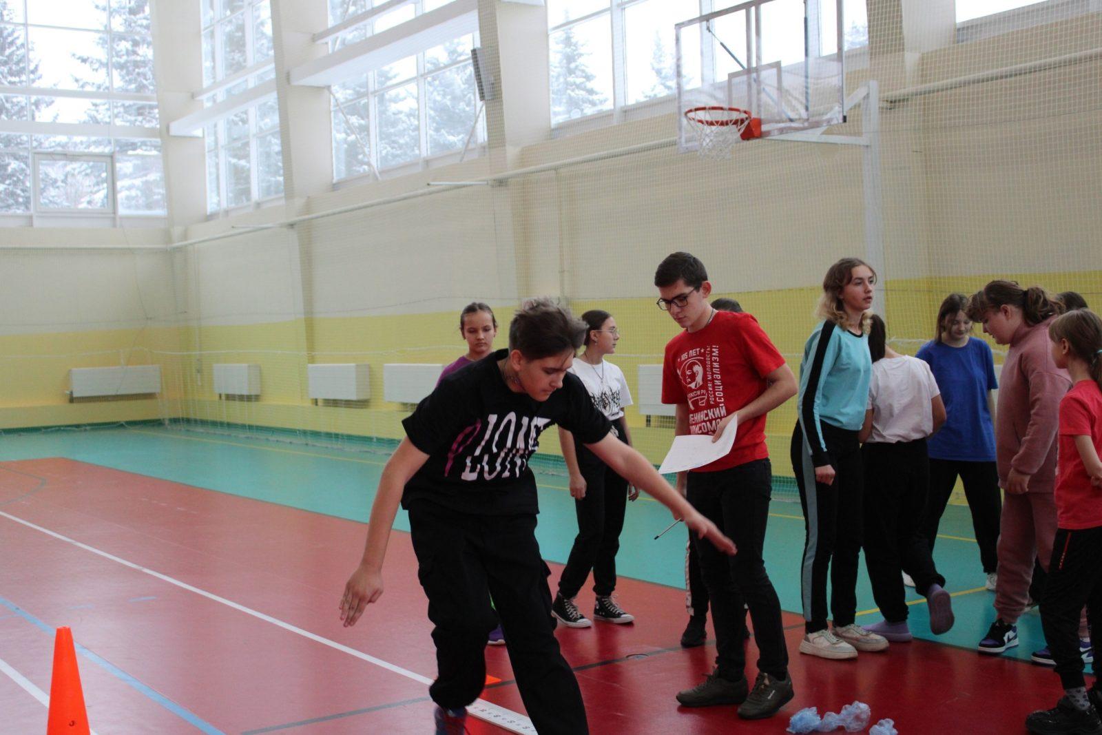 «Помогать, учить и воспитывать» - в детско-юношеском центре "Юный патриот" завершился поток для детей Донбасса