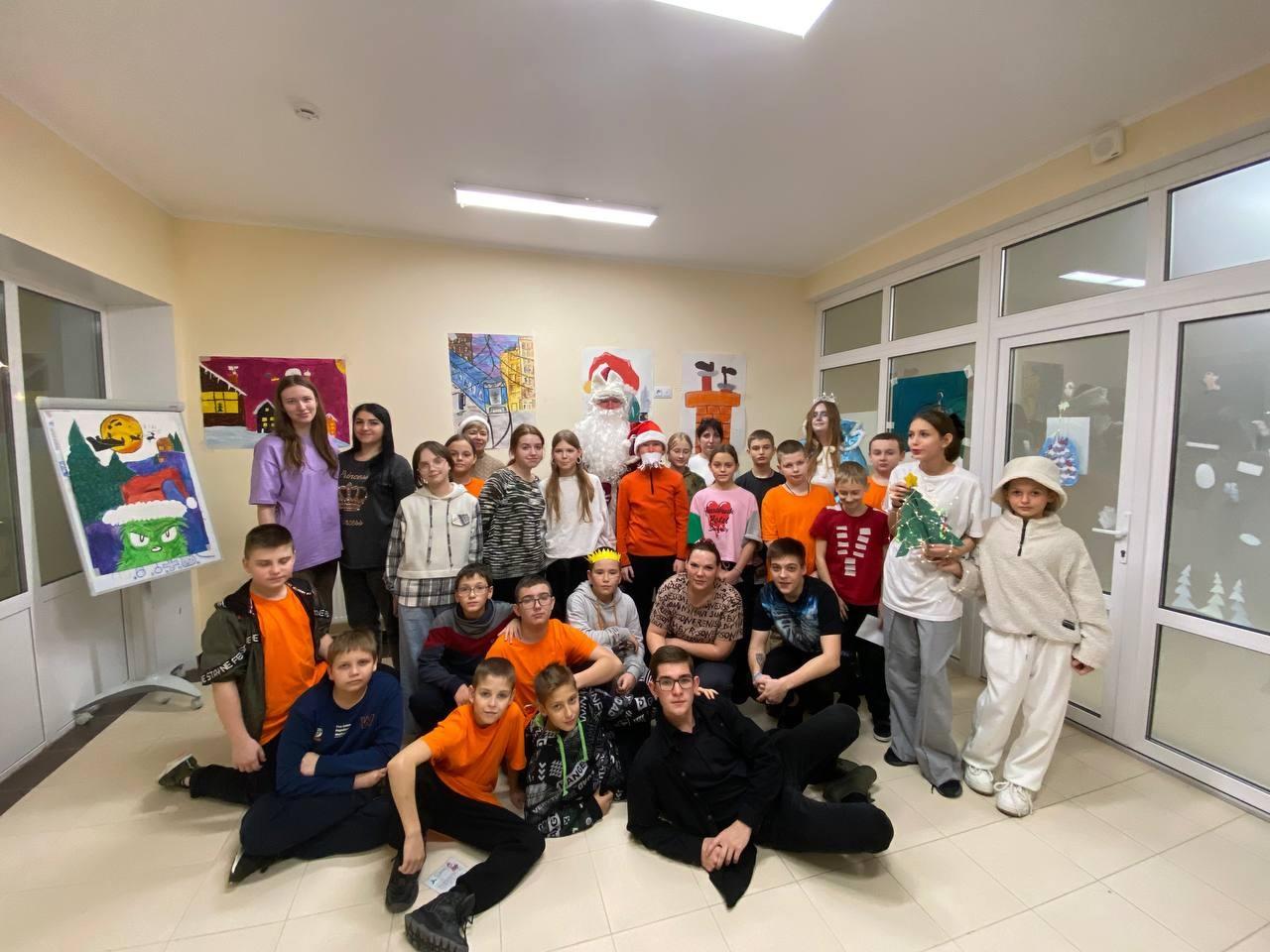 «Помогать, учить и воспитывать» - в детско-юношеском центре "Юный патриот" завершился поток для детей Донбасса